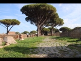 04991 ostia - regio i - insula xix - aula dei mensores (i,xix,3) - blick ri osten - 01-2024.jpg